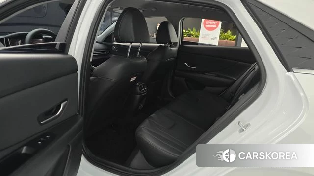 Hyundai The New Avante (CN7) 2023 Белый из Кореи, фото 3