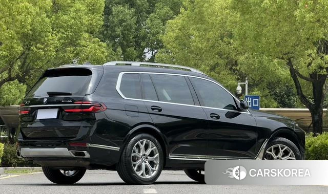 BMW X7 2023 Черный из Китая, фото 3