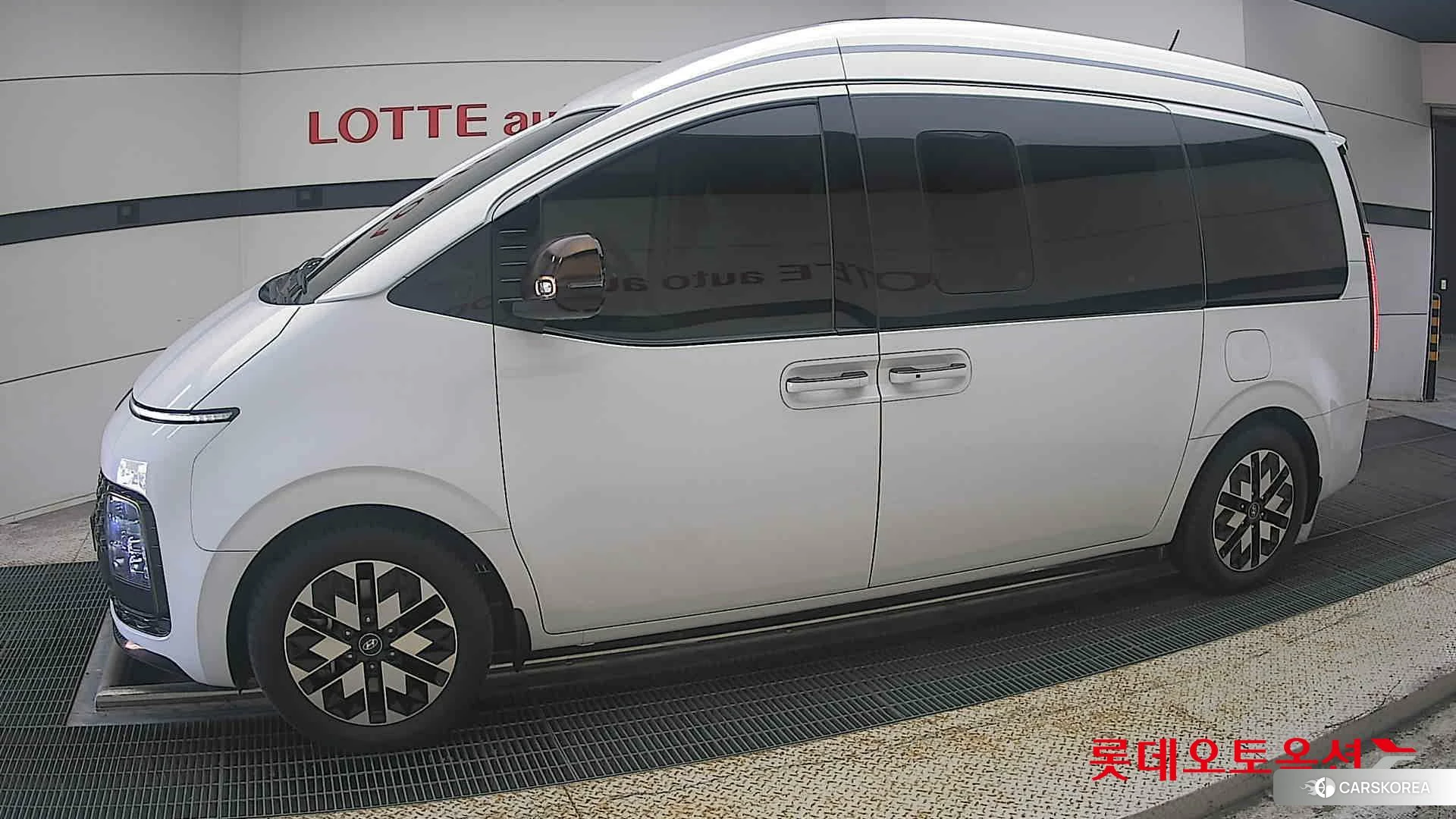 Hyundai STARIA LOUNGE Limousine 2022 Creamy White из Кореи, фото 3