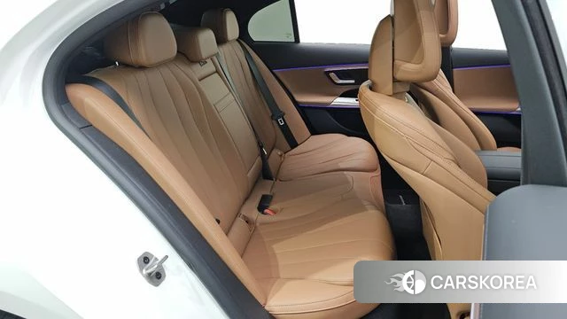 Mercedes-Benz E-Class W214 2025 Белый из Кореи, фото 3