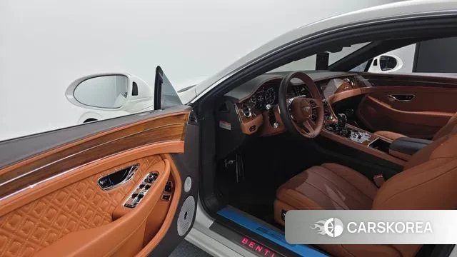 Bentley Continental GT 3rd Generation 2023 Белый из Кореи, фото 3