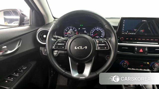 Kia The New K3 2nd generation 2022 Черный из Кореи, фото 3