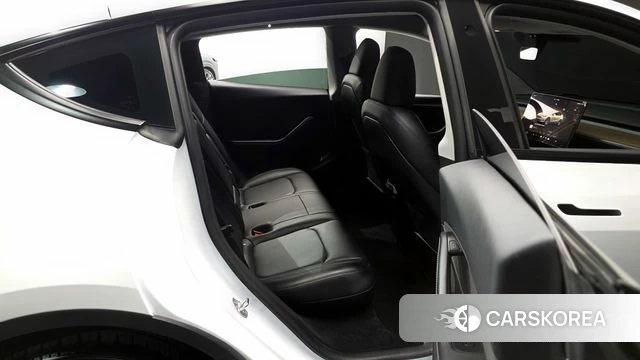 Tesla Model Y 2023 Белый из Кореи, фото 3