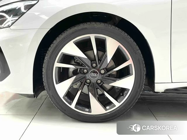 Audi A3 2023 Белый из Китая, фото 3