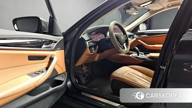 BMW 5 Series (G30) 2020 Серый из Кореи, фото 3