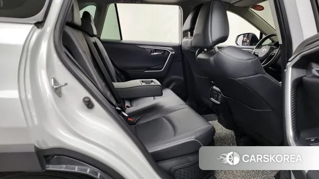 Toyota RAV4 5th Generation 2024 Серебристо-серый из Кореи, фото 3