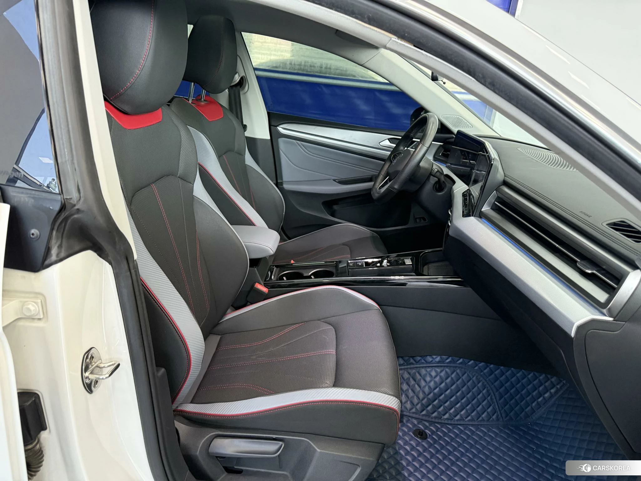 Volkswagen Lingdu 2022 Белый из Китая, фото 3