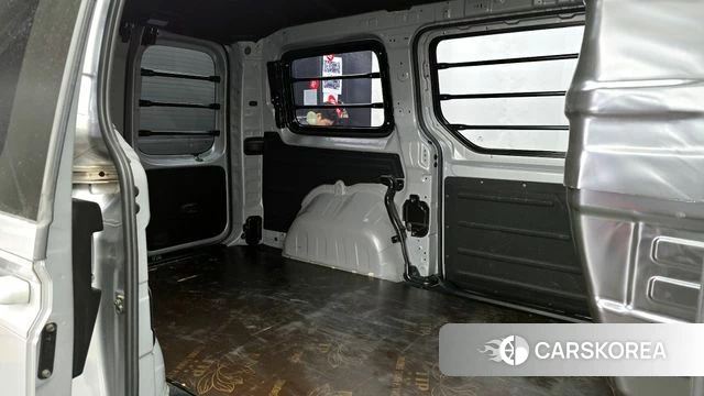 Hyundai Staria 2022 Серебряный из Кореи, фото 3