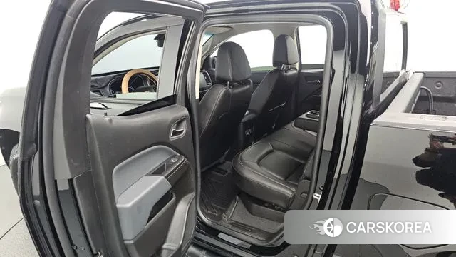 Chevrolet (GM Daewoo) Real New Colorado 2022 Черный из Кореи, фото 3