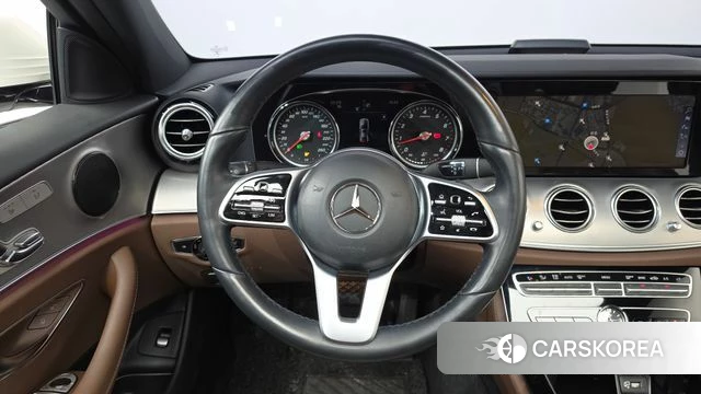 Mercedes-Benz E-Class W213 2018 Белый из Кореи, фото 3