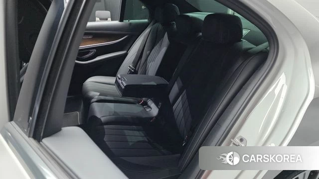 Mercedes-Benz E-Class W213 2022 Белый из Кореи, фото 3