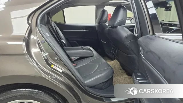 Toyota Camry (XV70) 2018 Коричневый из Кореи, фото 3