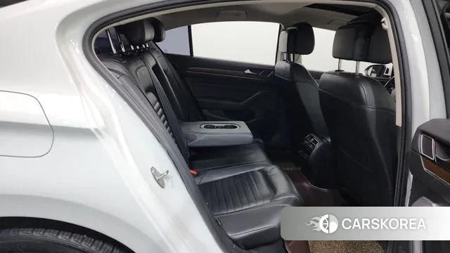 Volkswagen Passat GT (B8) 2018 Белый из Кореи, фото 3