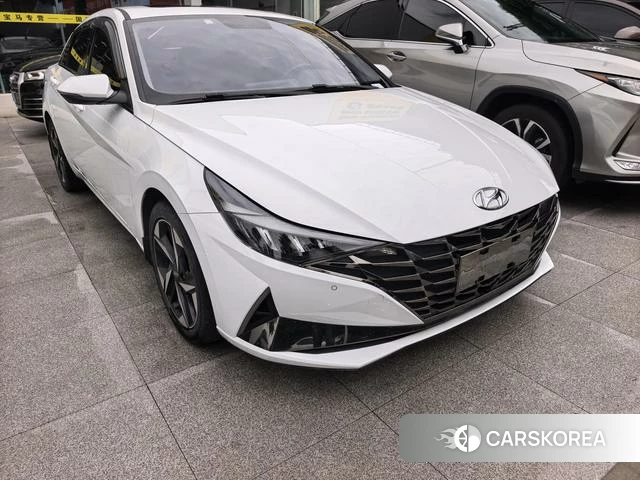 Hyundai Elantra 2022 Белый из Китая, фото 3