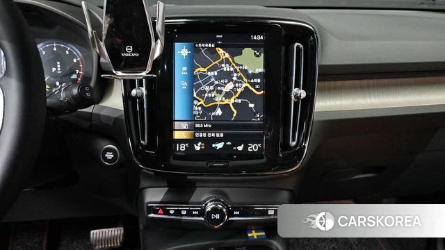Volvo XC40 2022 Белый из Кореи, фото 3