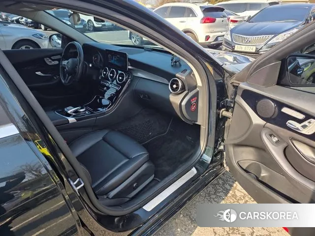 Mercedes-Benz C-Class W205 2019 Темно-зеленый из Кореи, фото 3