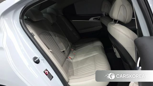 Genesis G70 2019 Светло-серебряный цвет из Кореи, фото 3