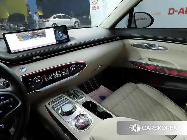Genesis GV70 2024 Белый из Кореи, фото 3