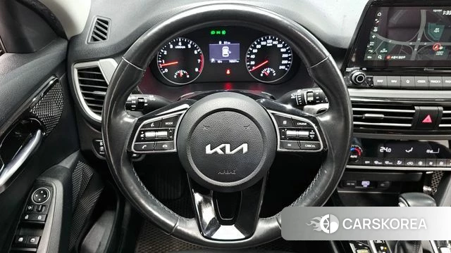 Kia Seltos 2022 Белый из Кореи, фото 3