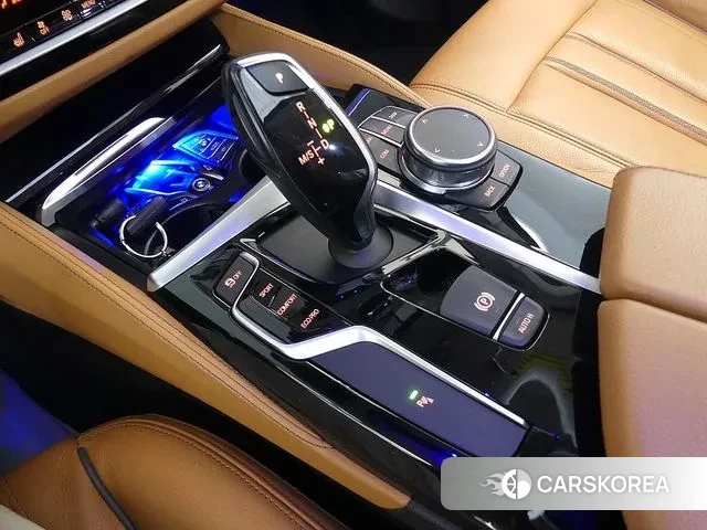 BMW 5 Series (G30) 2018 Черный из Кореи, фото 3