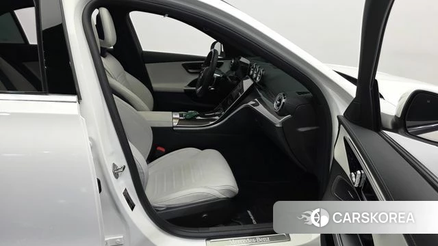 Mercedes-Benz C-Class W206 2022 Белый из Кореи, фото 3