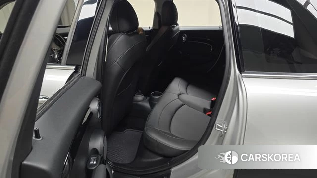 Mini Cooper 2024 Серебряный из Кореи, фото 3