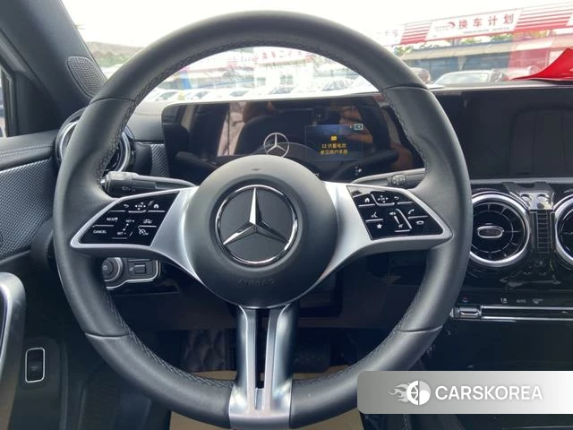 Mercedes-Benz Class A 2023 Белый из Китая, фото 3