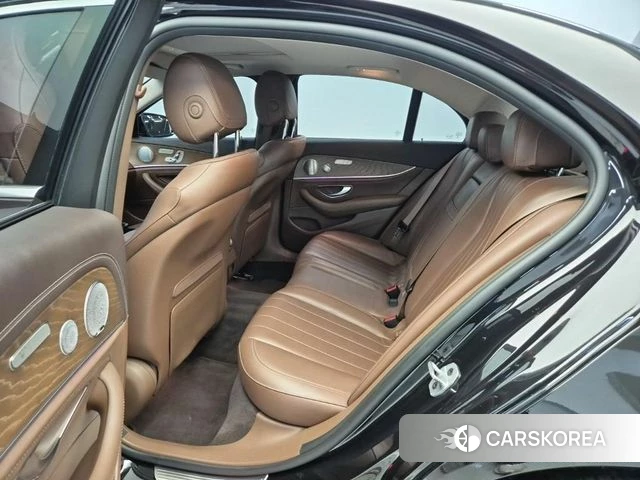 Mercedes-Benz E-Class W213 2018 Черный из Кореи, фото 3