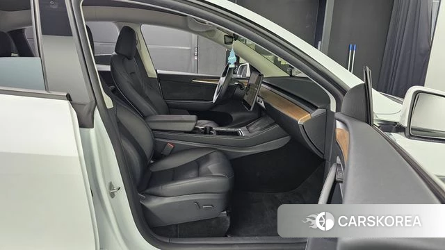 Tesla Model Y 2024 Белый из Кореи, фото 3