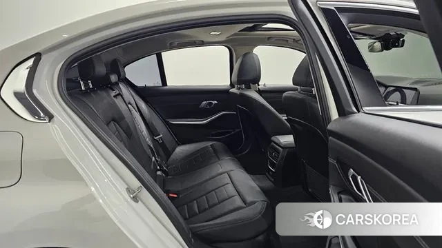 BMW 3 Series (G20) 2021 Белый из Кореи, фото 3