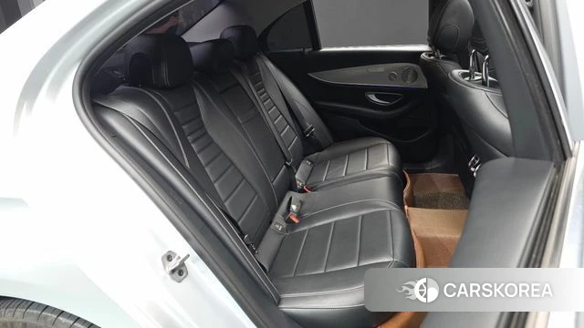 Mercedes-Benz E-Class W213 2019 Серебряный из Кореи, фото 3