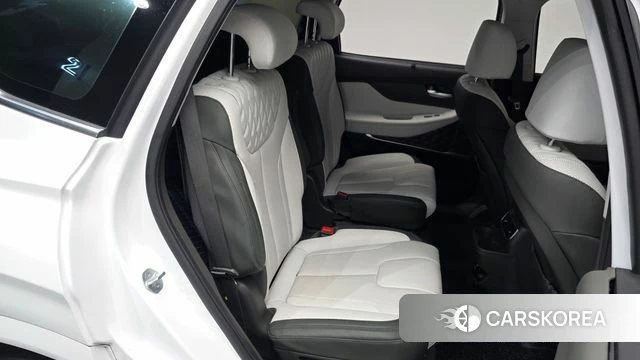 Hyundai The New Santa Fe 2023 Белый из Кореи, фото 3