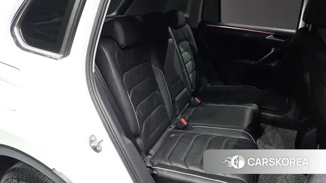 Volkswagen Tiguan second Generation 2022 Белый из Кореи, фото 3