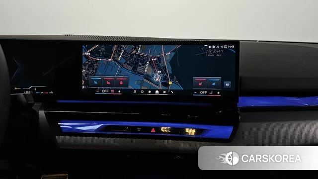 BMW 5 Series (G60) 2025 Белый из Кореи, фото 3