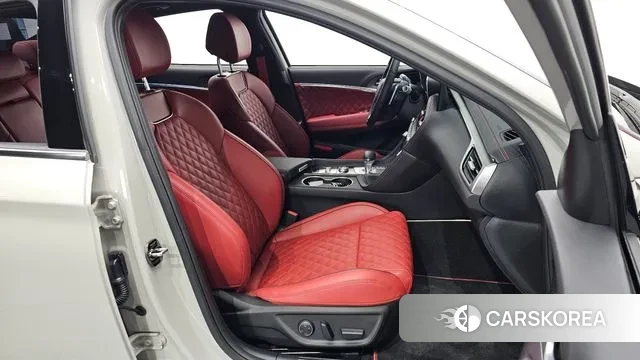 Genesis The New G70 2025 Серебристо-серый из Кореи, фото 3