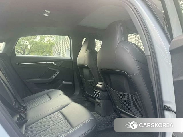 Audi A3 2024 Серебристо-серый из Китая, фото 3