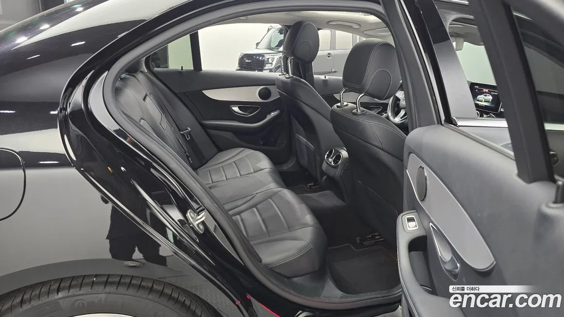 Mercedes-Benz C-Class W205 2018 Черный из Кореи, фото 3