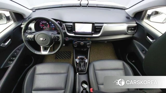Kia Stonic 2018 Белый из Кореи, фото 3