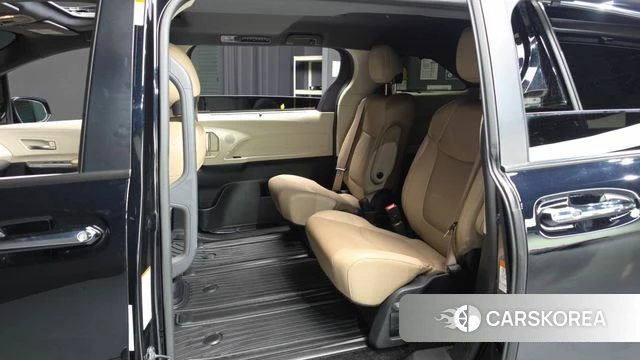 Toyota Sienna 4th Generation 2021 Черный из Кореи, фото 3