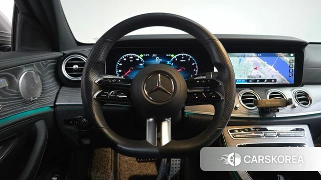 Mercedes-Benz E-Class W213 2022 Серебристо-серый из Кореи, фото 3