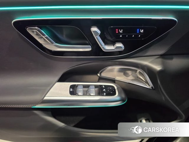 Mercedes-Benz E-Class W214 2025 Черный из Кореи, фото 3