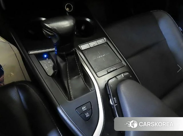 Lexus UX250h 2019 Серебристо-серый из Кореи, фото 3