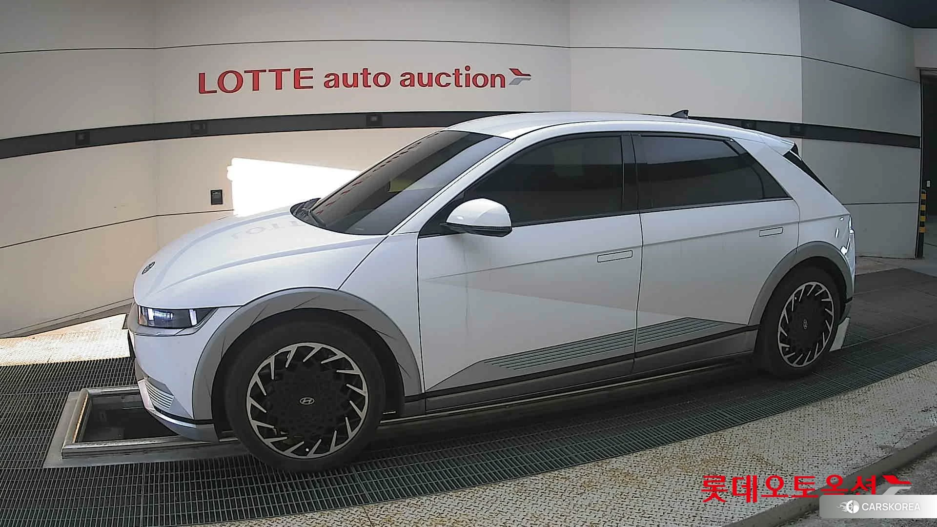 Hyundai IONIQ 5 2022 Atlas White из Кореи, фото 3
