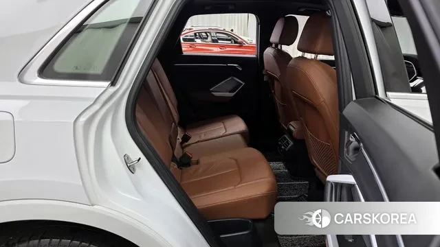 Audi Q3 (F3) 2023 Белый из Кореи, фото 3