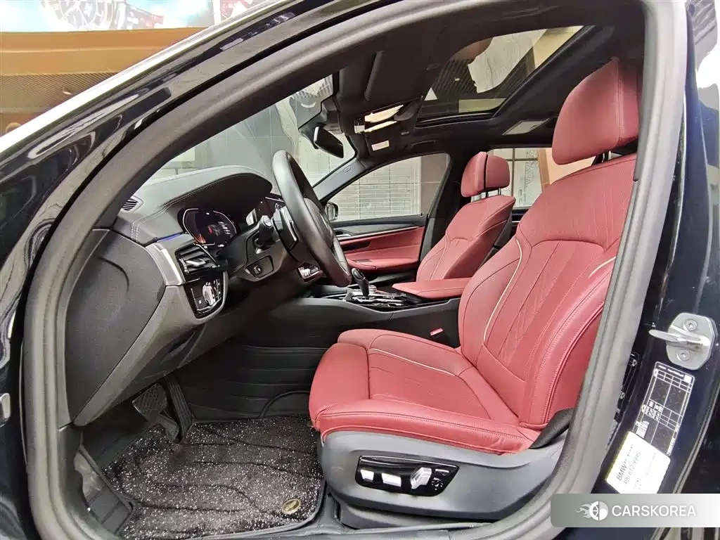 BMW 5 series 2023 Черный из Китая, фото 3