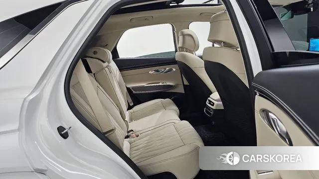 Genesis GV70 2023 Белый из Кореи, фото 3