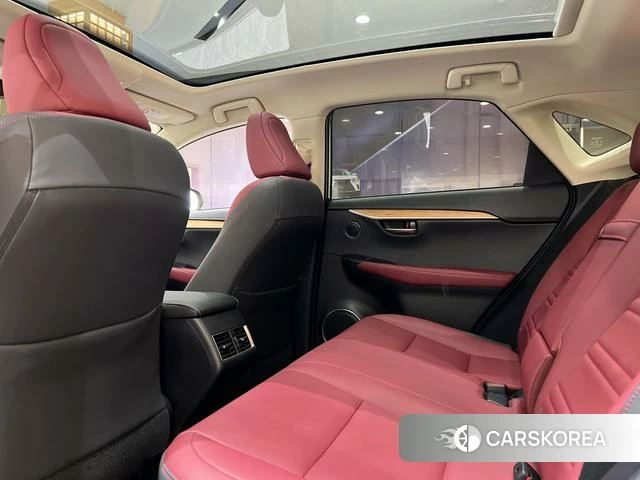 Lexus NX 2021 Серебристо-серый из Китая, фото 3