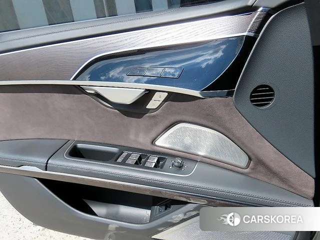 Audi A8 (D5) 2022 Черный из Кореи, фото 3