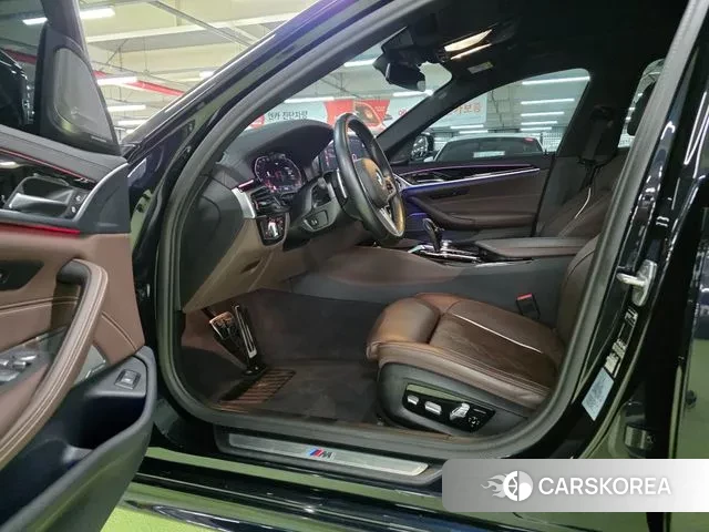 BMW 5 Series (G30) 2022 Черный из Кореи, фото 3