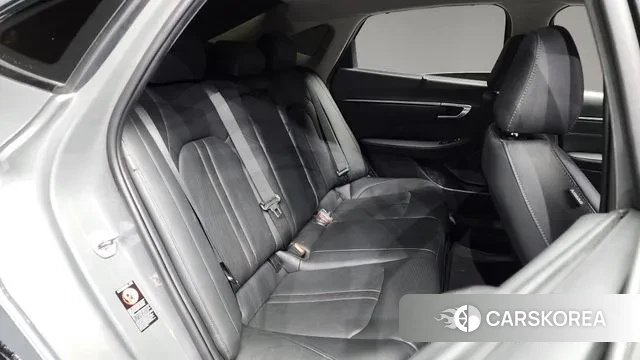 Hyundai Sonata (DN8) 2022 Серебристо-серый из Кореи, фото 3